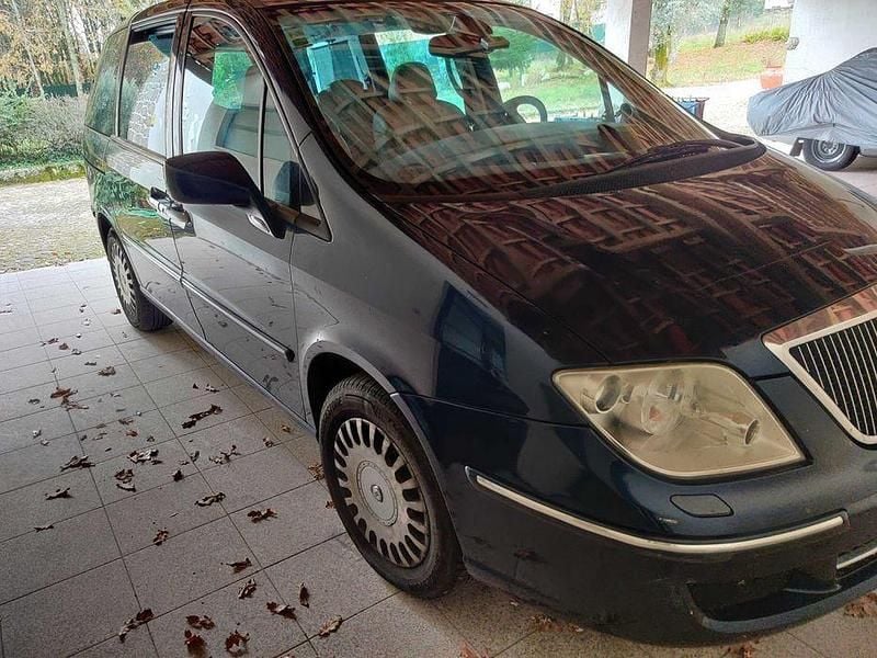 Usado Lancia Phedra 128 HP (94 kW) 2005 Monovolume