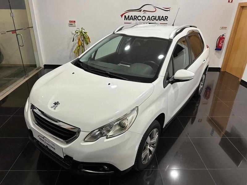 Branco Usado 2013 Peugeot 2008 SUV | € 15.900 - Imagem 1/4