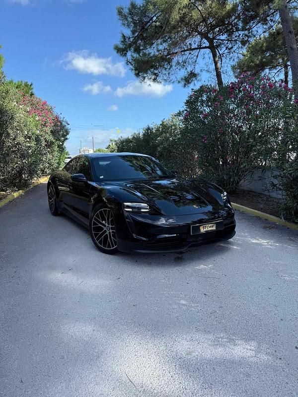 Usado Porsche Taycan 389 kW (530 HP) 2020 Preto Sedan