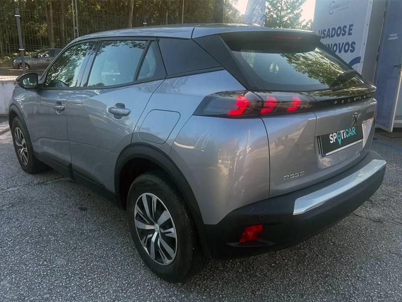 Usado Peugeot 2008 Active 100 HP (73 kW) 2023 Cinzento SUV