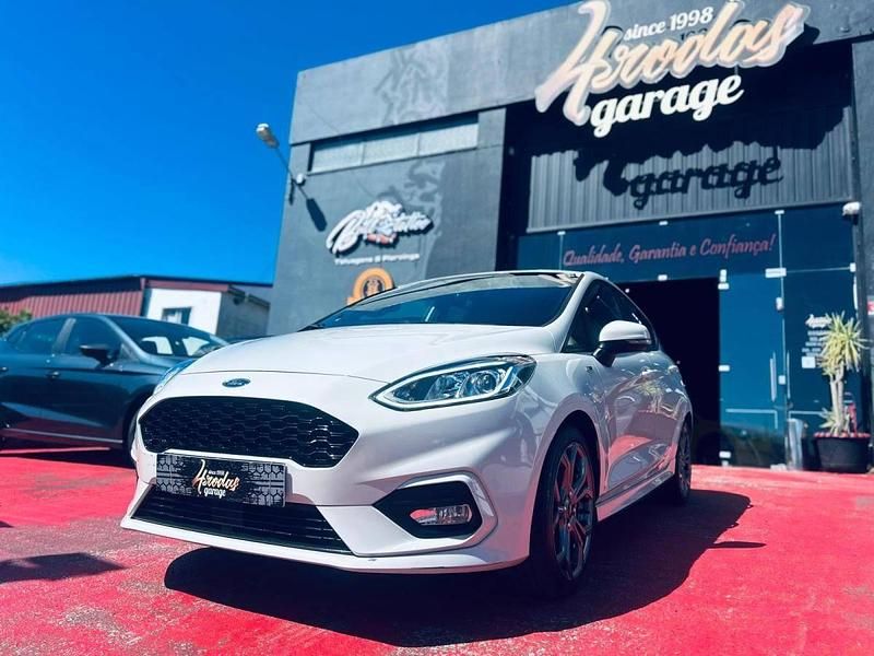 Branco Usado 2019 Ford Fiesta ST-Line Citadino | € 14.900 (Preço elevado) - Imagem 1/4