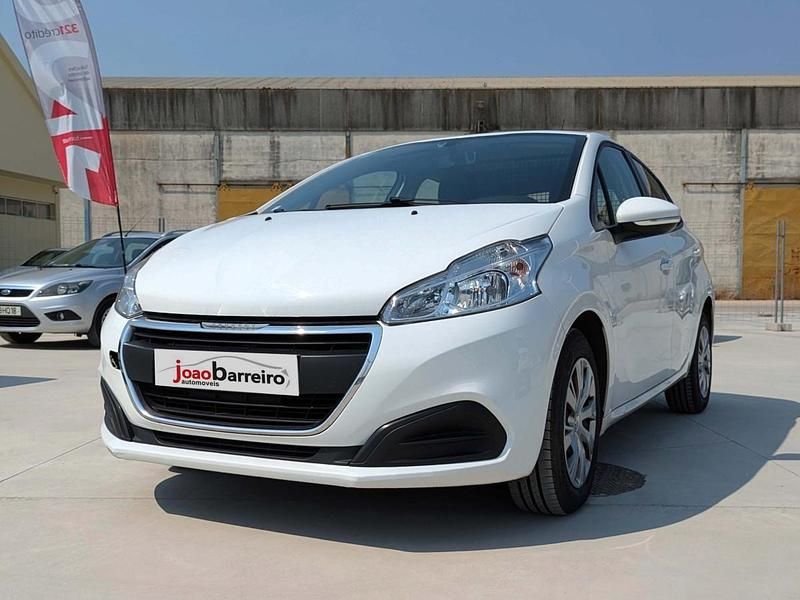 Branco Usado 2019 Peugeot 208 Citadino | € 8.900 (Bom preço) - Imagem 1/4