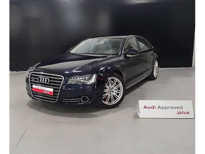 Azul Usado 2010 Audi A8 Sedan | € 28.990 - Imagem 1/4