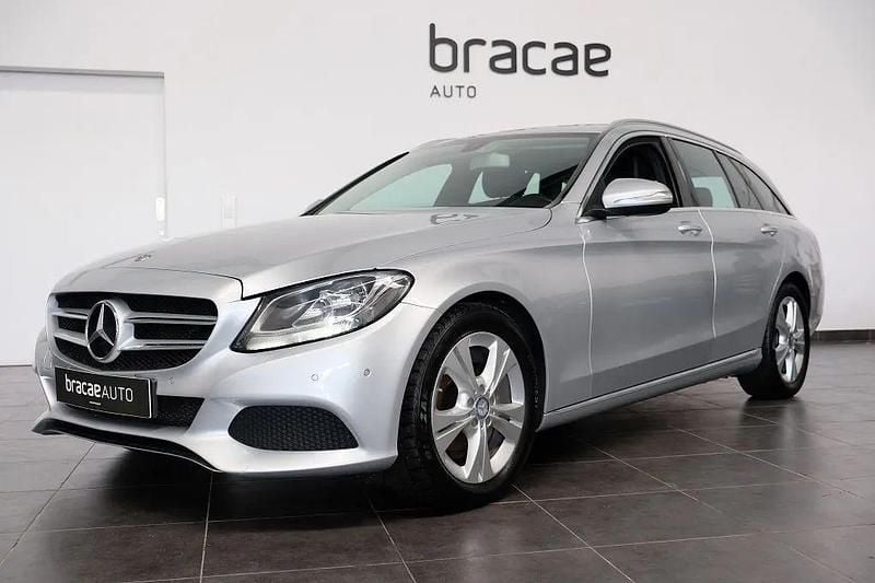 Usado Mercedes C200 Avantgarde 136 HP (100 kW) 2015 Cinzento Carrinha