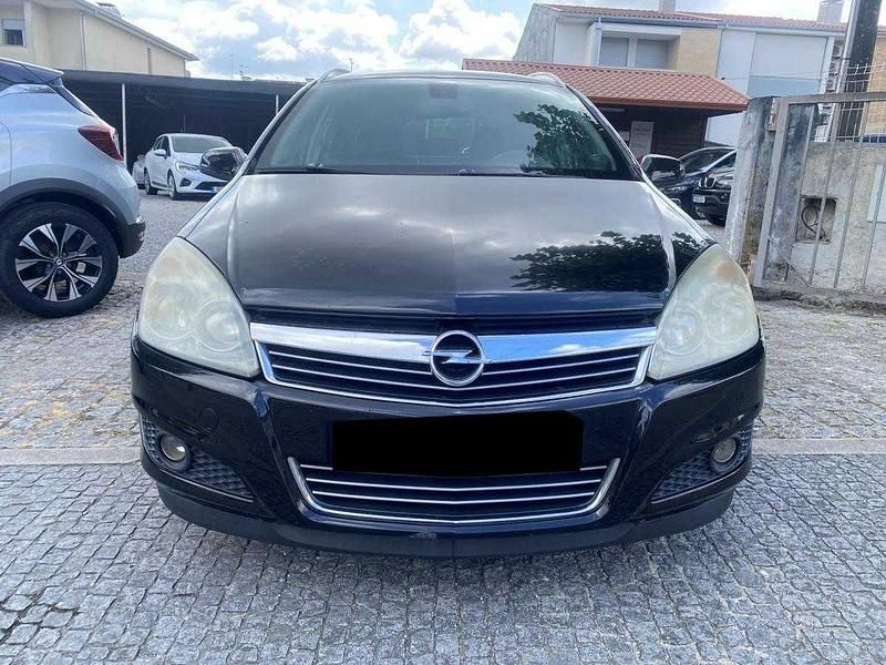 Usado Opel Astra 150 HP (110 kW) 2007 Preto