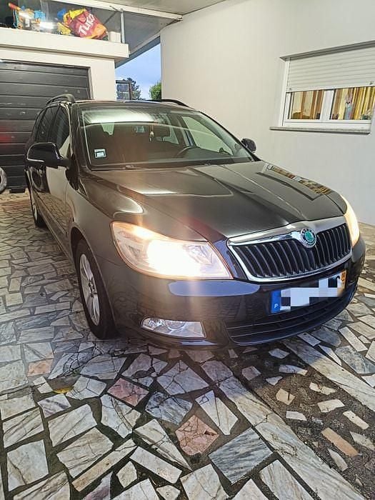 Usado 2010 Skoda Octavia Sedan | € 6.000 (Preço justo) - Imagem 1/4
