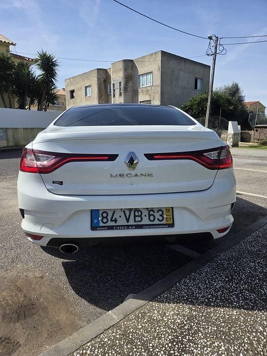 Usado Renault Mégane IV 130 HP (95 kW) 2018 Sedan