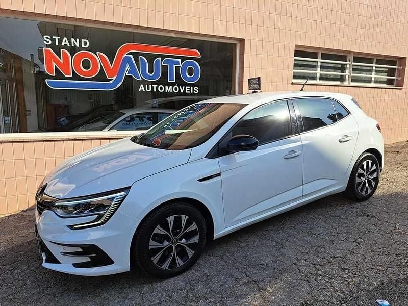 Usado Renault Mégane IV 115 HP (84 kW) 2022 Branco