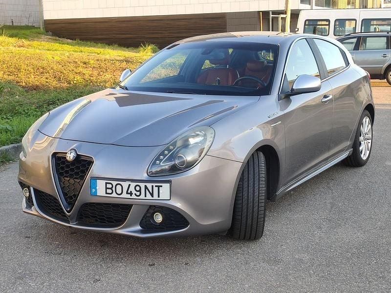 Usado 2011 Alfa Romeo Giulietta Citadino | € 7.600 (Preço justo) - Imagem 1/4