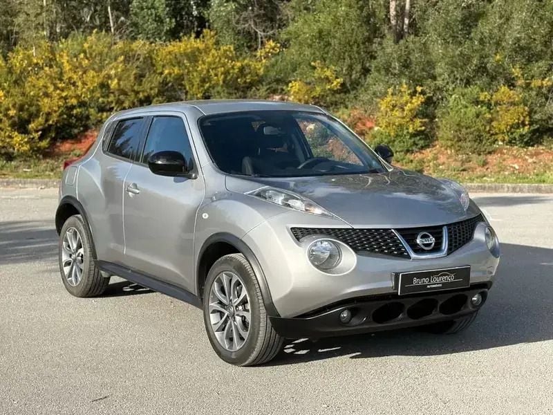 Usado Nissan Juke N-Connecta 110 HP (80 kW) 2014 Cinzento SUV