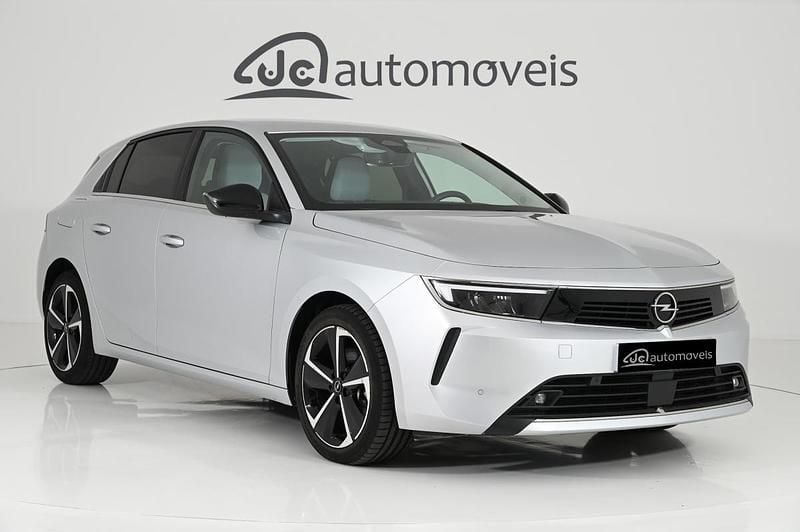 Cinza Usado 2023 Opel Astra Elegance | € 20.900 (Preço justo) - Imagem 1/4