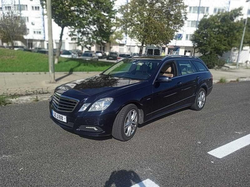 Usado 2010 Mercedes E250 Sedan | € 11.500 (Preço justo) - Imagem 1/4