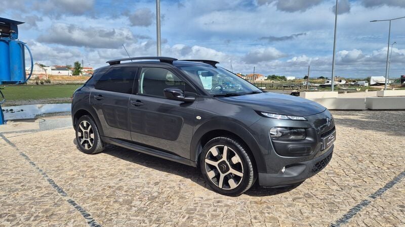 Cinza Usado 2016 Citroën C4 Feel | € 9.890 (Bom preço) - Imagem 1/4
