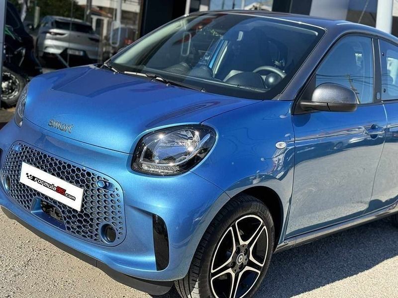 Usado Smart ForFour Electric Drive Passion 60 kW (82 HP) 2020 Azul