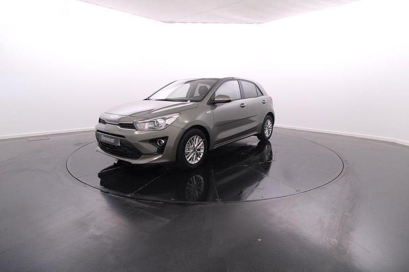 Verde Usado 2023 Kia Rio | € 17.900 (Preço elevado) - Imagem 1/4