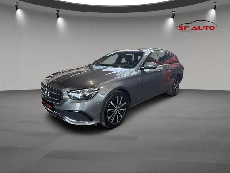 Cinzento Usado 2021 Mercedes E300 Avantgarde Carrinha | € 39.990 (Preço justo) - Imagem 1/4