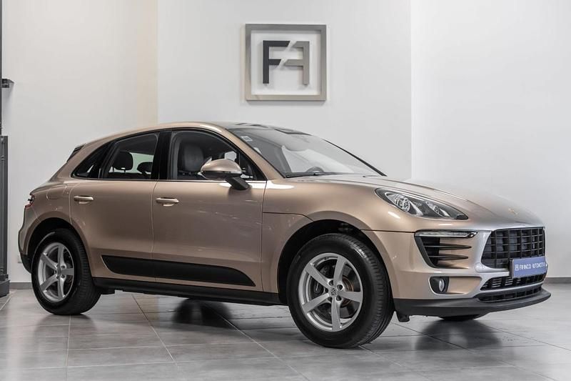 Cinzento Usado 2016 Porsche Macan SUV | € 47.800 (Preço elevado) - Imagem 1/4