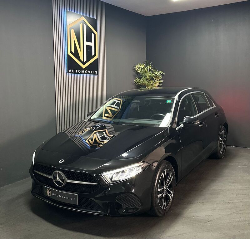 Preto Usado 2023 Mercedes A250 Style Sedan | € 28.500 (Super Preço) - Imagem 1/4