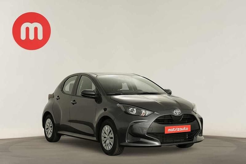 Cinzento Usado 2024 Toyota Yaris | € 18.699 (Preço justo) - Imagem 1/4