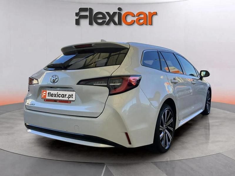 Usado Toyota Corolla Comfort 116 HP (85 kW) 2022 Branco Carrinha