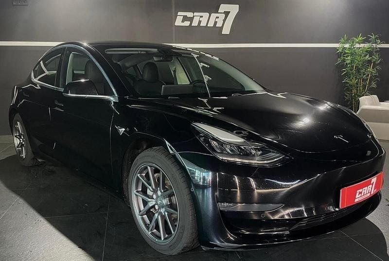 Preto Usado 2020 Tesla Model 3 Sedan | € 25.500 (Preço justo) - Imagem 1/4