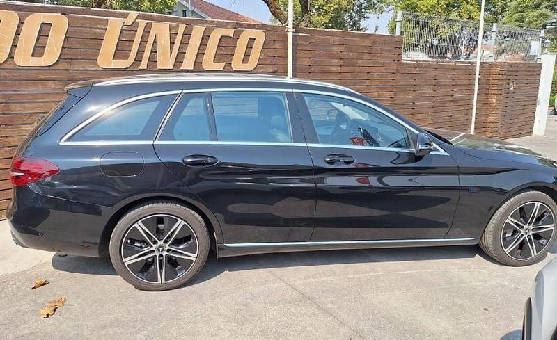 Usado Mercedes C300 Avantgarde 306 HP (225 kW) 2021 Preto Coupé