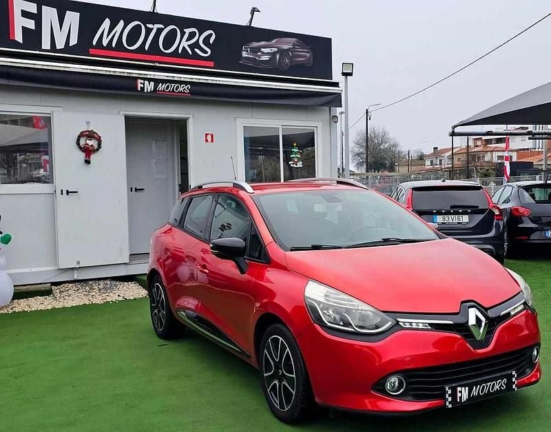 Vermelho Usado 2015 Renault Clio GrandTour Carrinha | € 8.990 (Bom preço) - Imagem 1/4