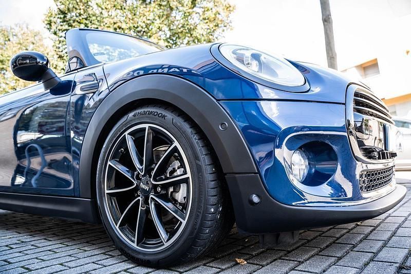 Usado Mini Cooper Cabriolet Special Edition 136 HP (100 kW) 2016 Azul Cabrios