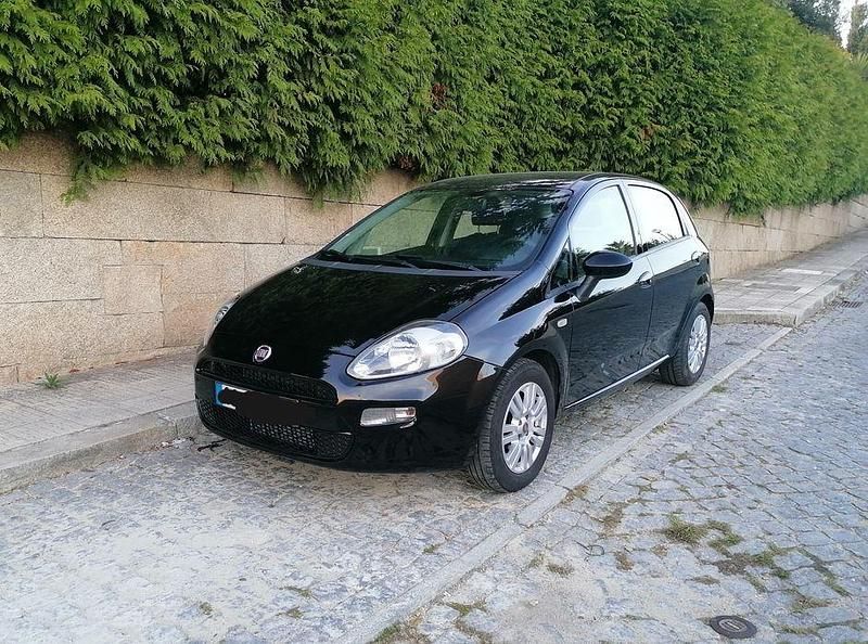 Preto Usado 2017 Fiat Punto Citadino | € 6.950 (Super Preço) - Imagem 1/4