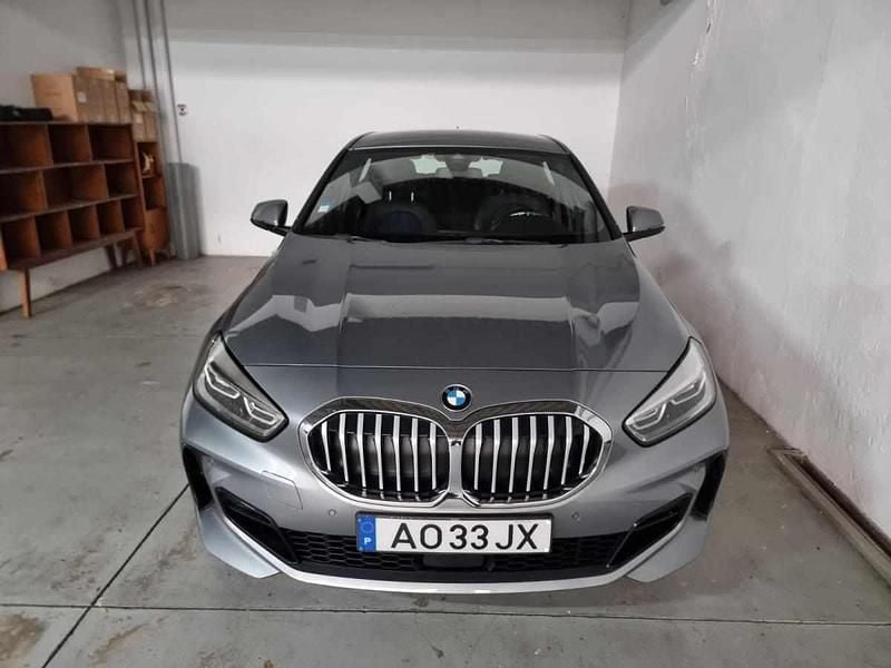 Cinzento Usado 2022 BMW 116 Citadino | € 20.500 (Super Preço) - Imagem 1/4
