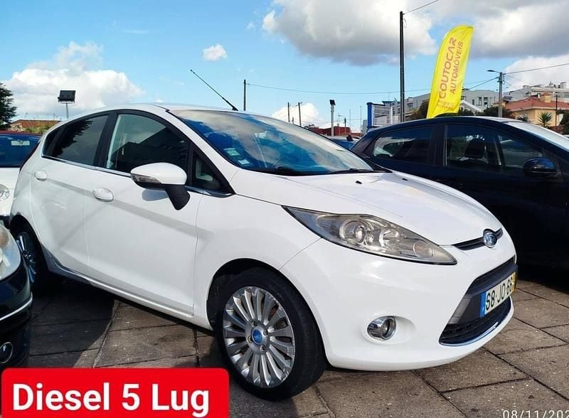 Branco Usado 2010 Ford Fiesta | € 3.999 (Preço justo) - Imagem 1/4