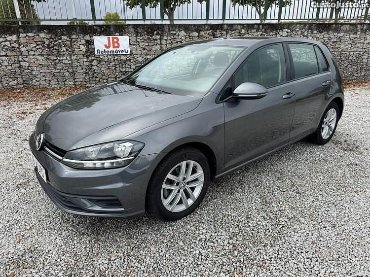 Cinza Usado 2017 VW Golf VII Citadino | € 16.750 (Preço justo) - Imagem 1/1