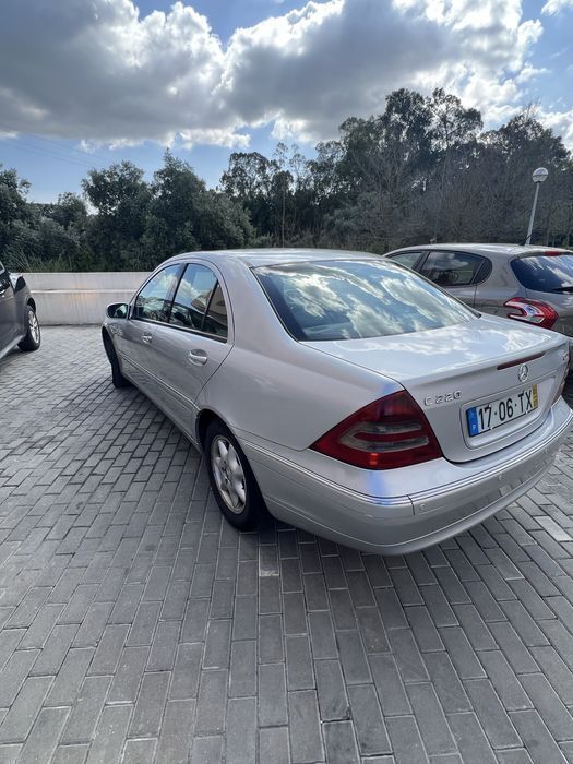 Usado 2002 Mercedes C220 Elegance Sedan | € 4.795 (Bom preço) - Imagem 1/4