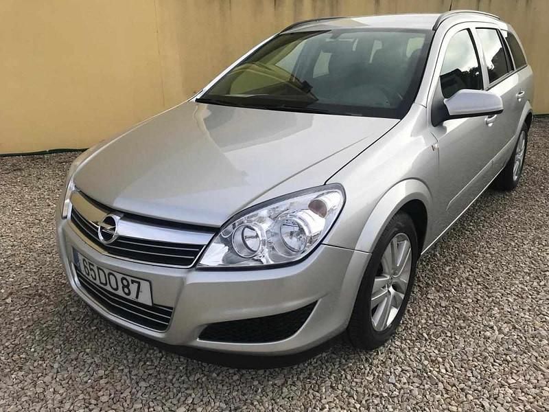 Cinzento Usado 2007 Opel Astra Carrinha | € 5.500 (Preço justo) - Imagem 1/4