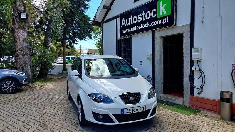 Branco Usado 2012 Seat Altea XL Ecomotive Monovolume | € 8.900 - Imagem 1/4
