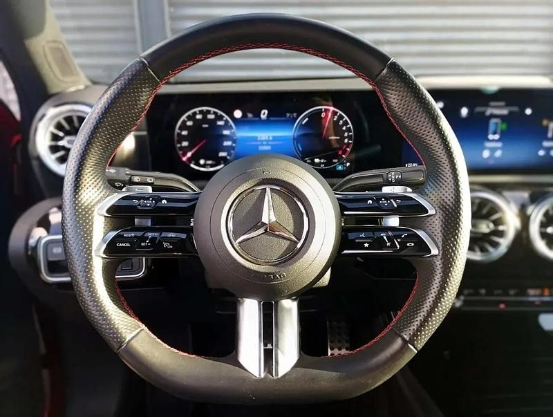 Usado Mercedes A250 Advanced Plus 218 HP (160 kW) 2024 Vermelho patagonia Citadino