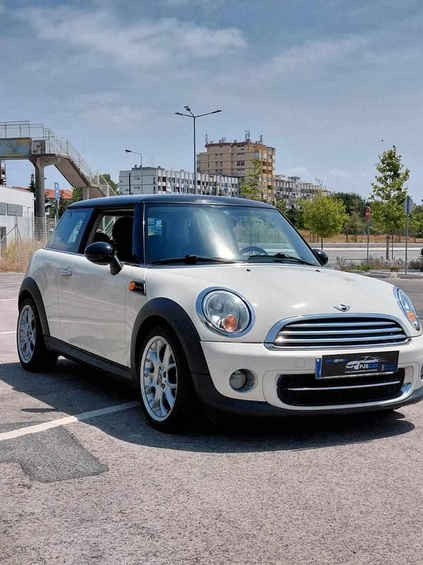 Branco Usado 2012 Mini Cooper Citadino | € 9.490 (Bom preço) - Imagem 1/4