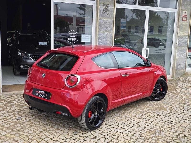 Usado Alfa Romeo MiTo Distinctive 120 HP (88 kW) 2011 Vermelho Citadino