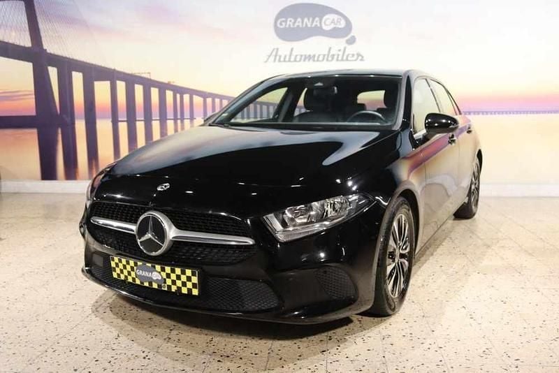 Preto Usado 2022 Mercedes A180 Progressive Citadino | € 26.950 (Bom preço) - Imagem 1/4