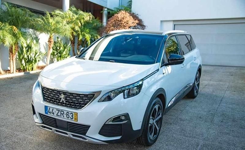 Usado Peugeot 5008 131 HP (96 kW) 2019 Branco Citadino