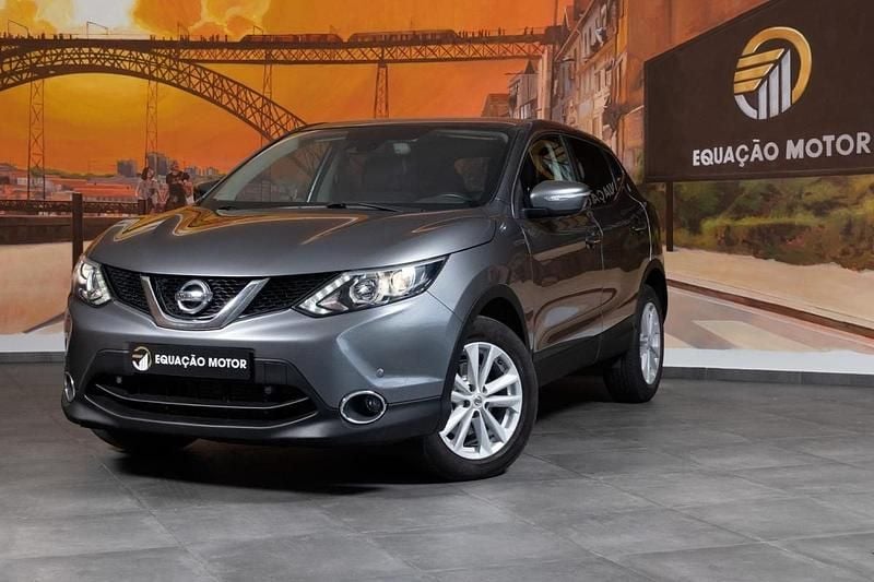 Cinzento Usado 2014 Nissan Qashqai N-Connecta SUV | € 15.400 (Preço elevado) - Imagem 1/4