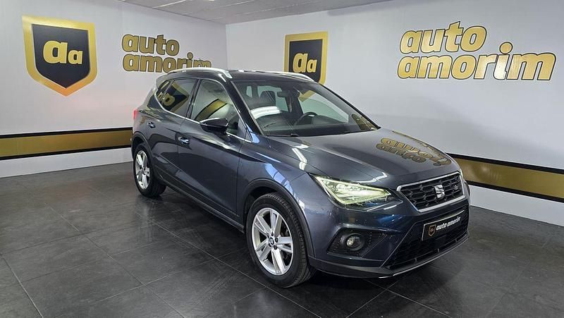 Cinzento Usado 2020 Seat Arona FR SUV | € 15.990 (Preço justo) - Imagem 1/4