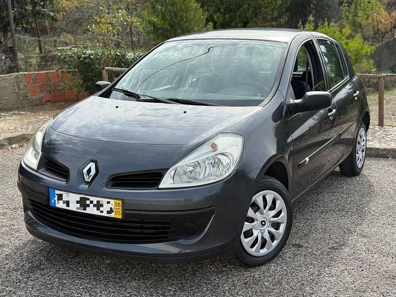 Usado 2006 Renault Clio II Sedan | € 2.999 (Bom preço) - Imagem 1/4
