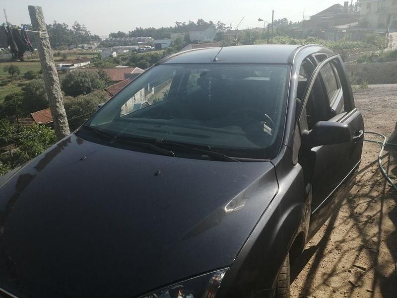 Usado 2006 Ford Focus Sedan | € 3.500 - Imagem 1/4