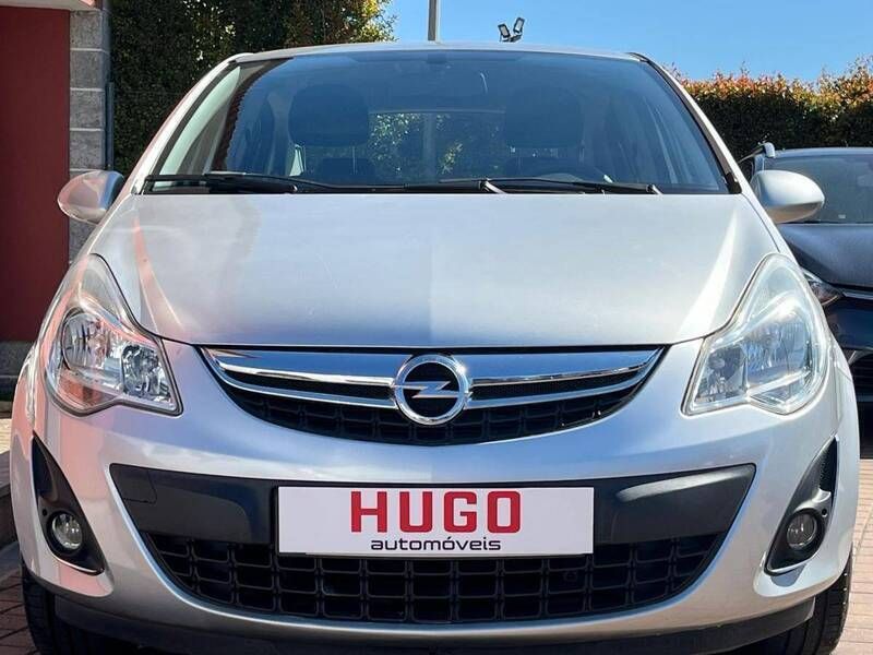 Usado Opel Corsa Cosmo 85 HP (62 kW) 2011 Cinza Citadino