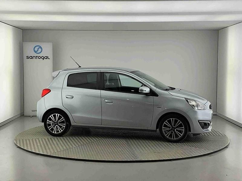 Cinzento Usado 2019 Mitsubishi Space Star Intense Citadino | € 11.800 (Preço justo) - Imagem 1/4