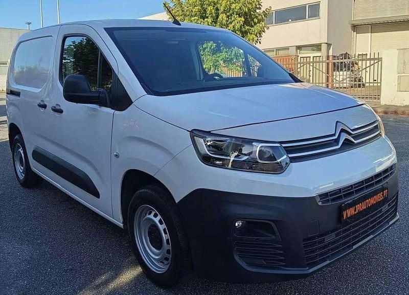 Usado Citroën Berlingo Feel 102 HP (75 kW) 2020 Branco Monovolume
