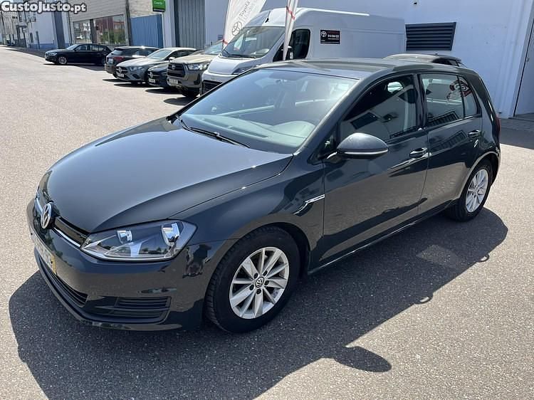 Cinza Usado 2015 VW Golf VII Citadino | € 11.350 (Bom preço) - Imagem 1/1