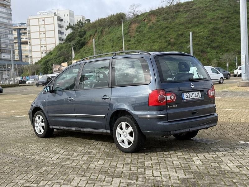 Usado VW Sharan Highline 130 HP (95 kW) 2004 Cinza Monovolume