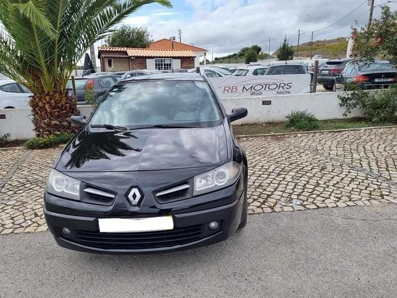 Usado Renault Mégane III 105 HP (77 kW) 2009 Preto